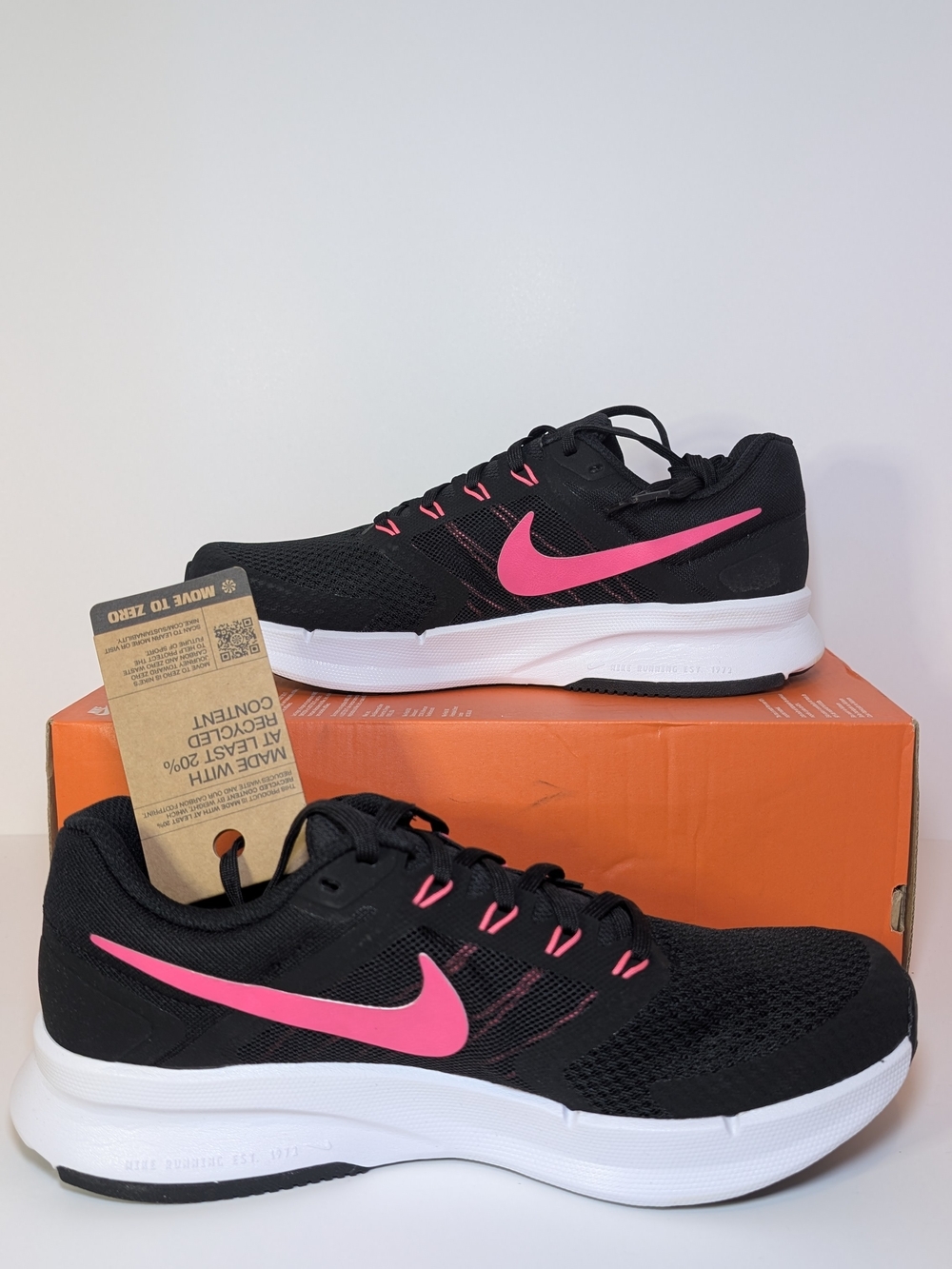 Nike Run Swift 3 Women’s SZ 10 Black/Pink/White Shoes